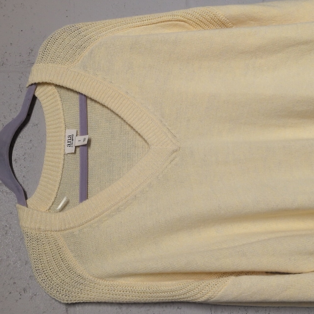 a.n.a Women's Butter Yellow V-Neck Sweater Loose Fit Size Small NWOT, Soft Girl - Picture 3 of 5